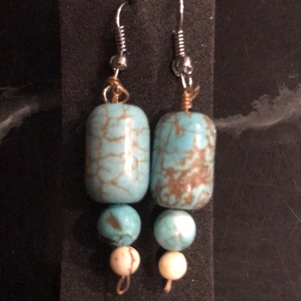 NWOT Turquoise drop earrings